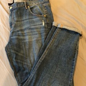 Distressed Boyfriend Skinny Jeans